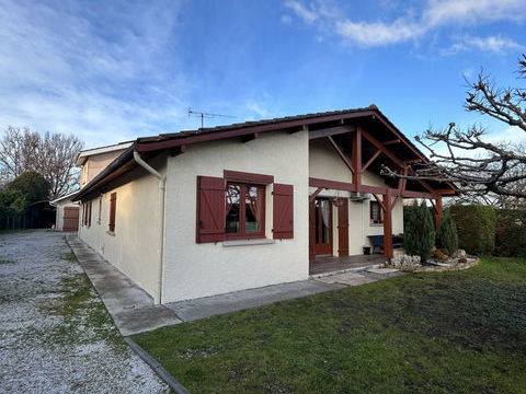   Maison 8 pi�ces Maison - 8 pi�ce(s) - 240 m�