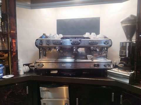 BAR / RESTAURANT AVEC TERRASSE  LICENCE IV   PARIS 12&egrave;me (DAUMESNIL) FRAN&Ccedil;AISE DES JEUX POSSIBLE 212000 75012 Paris