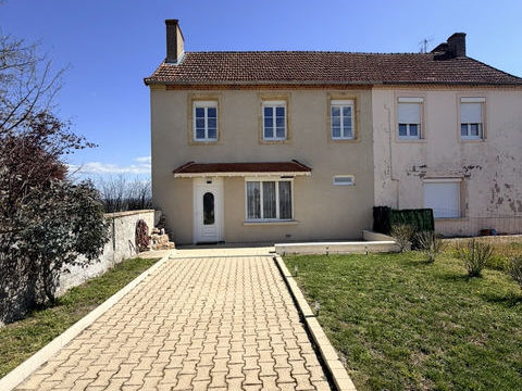   Maison de village mitoyenne r�nov�e de 95 m2 hab. Maison - 4 pi�ce(s) - 95 m�