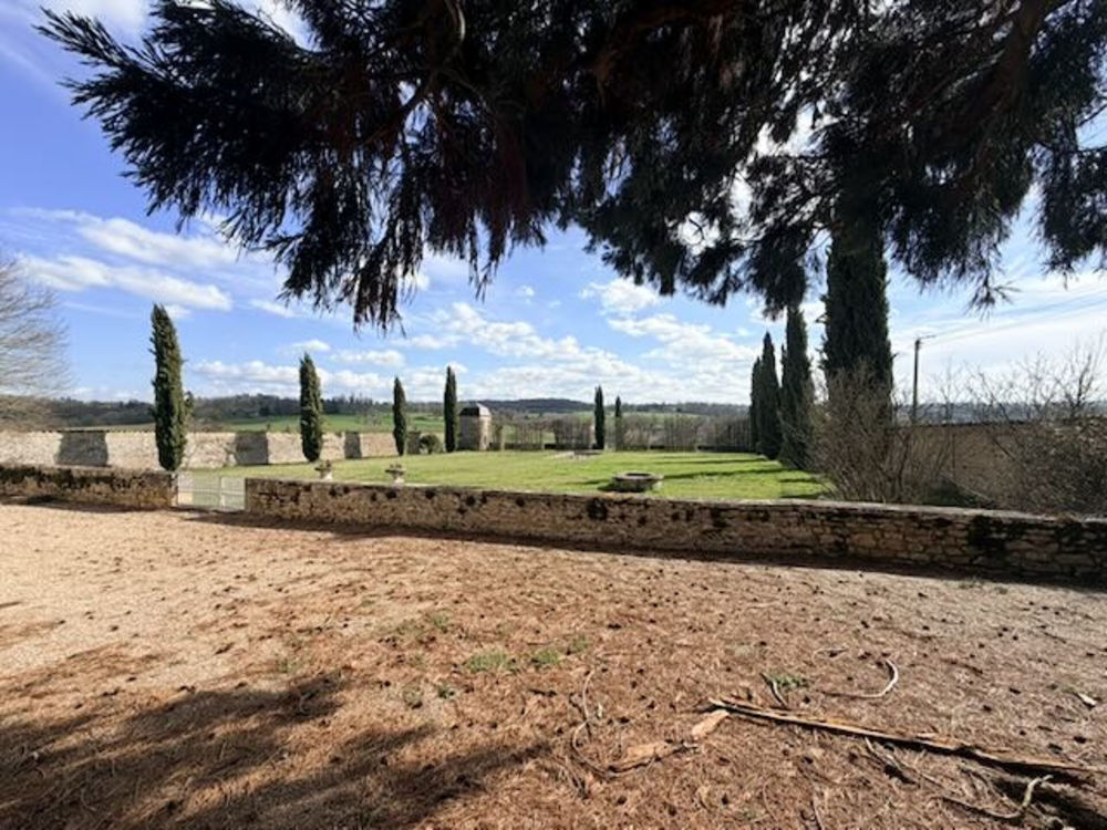 � vendre  Propri�t�/ch�teau Saint-Maurice-l�s-Ch�teauneuf (71740)