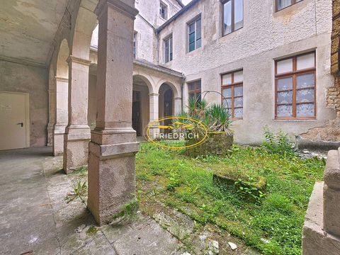   IMMEUBLE A RENOVER - CENTRE VILLE Maison - 15 + pi�ce(s) - 550 m�