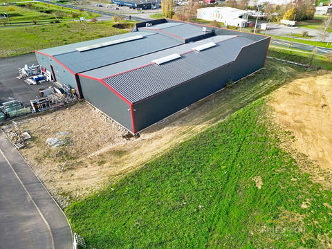 LOCAUX - ZONE D'ACTIVITES DE CHAUVONCOURT 2000 55300 Chauvoncourt