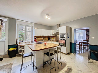  Maison � vendre 9 pi�ces 302 m�