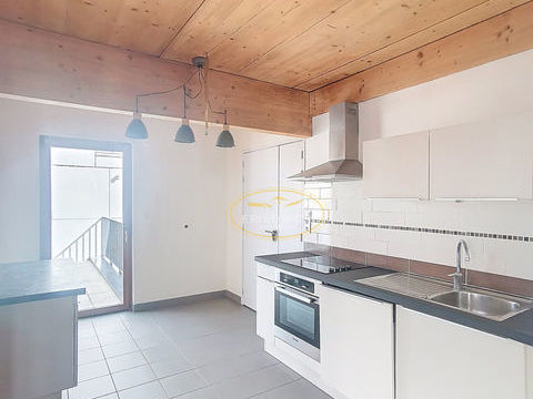   APPARTEMENT Type F3 en duplex Appartement - 3 pi�ce(s) - 93 m�