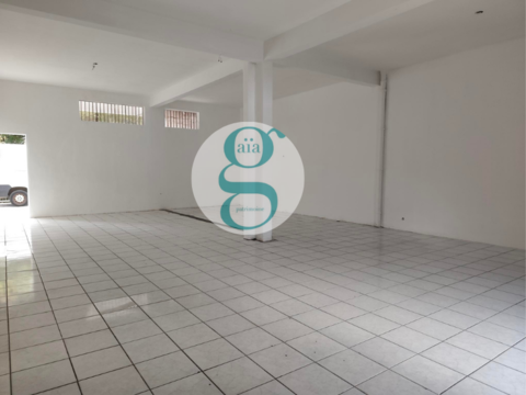 A LOUER LOCAL PRO/COMMERCIAL 88m2 - St Andr&eacute; Ville 2200 97440 St andre