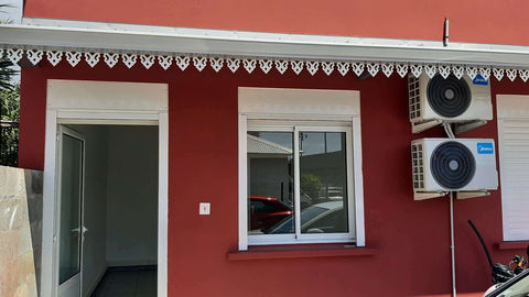 A LOUER LOCAL DE 15M2 STE SUZANNE 550 97441 Ste suzanne