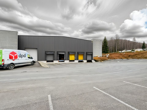 LOCATION ENTREP&Ocirc;T 4000m2 et 627m2 DE BUREAUX AGGLOM&Eacute;RATION CLERMONTOISE 24820 63800 Cournon d auvergne