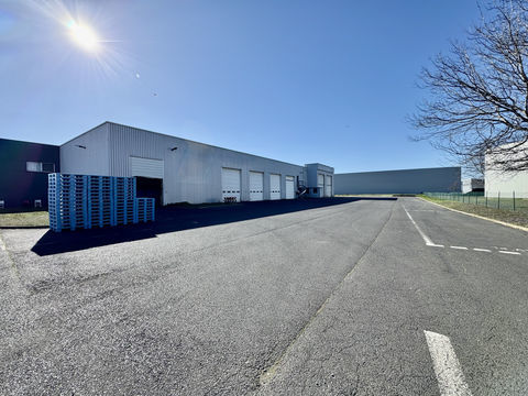 A LOUER ENTREP&Ocirc;T DE 1350m2 ZI LE BREZET 63100 CLERMONT-FERRAND 18500 63100 Clermont ferrand