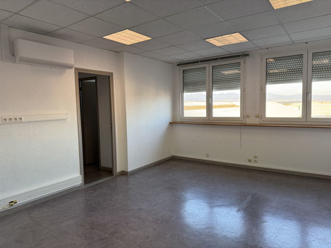 BUREAUX 95m2 COURNON D'AUVERGNE 755 63800 Cournon d auvergne