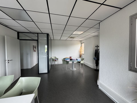 plateaux de bureaux de 130m2 &agrave; Clermont-Ferrand LE BREZET 1458 63100 Clermont ferrand