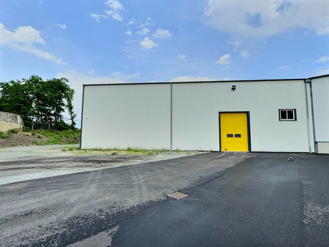 A LOUER ENTREP&Ocirc;T DE 695M2 &Agrave; MONTLU&Ccedil;ON 3127 03100 Montlucon