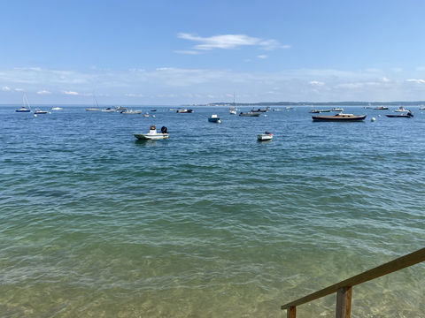 LOCAL COMMERCIAL + MAISON 3CH  sur Presqu'&icirc;le 1248000 33950 Le canon