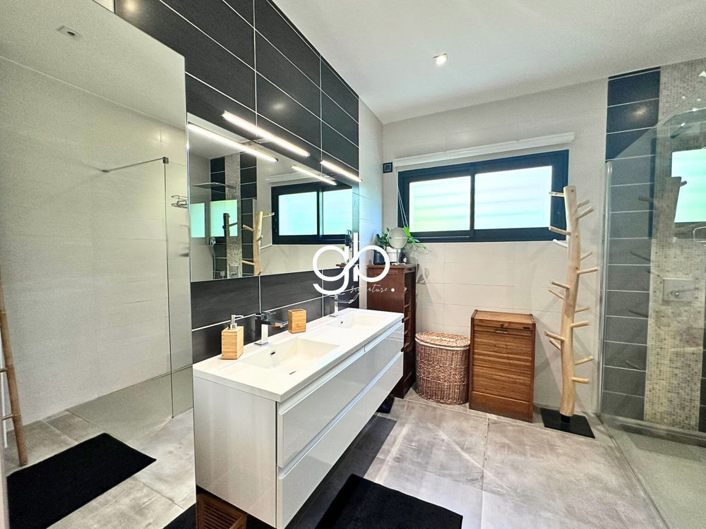 � vendre  Maison Saint-Cl�ment-de-Rivi�re (34980)