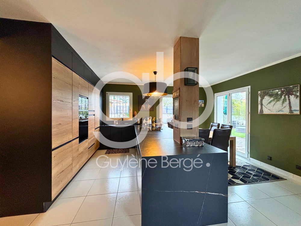 � vendre  Maison P�rols (34470)