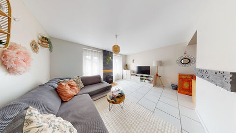   Uniquement chez Girardi, secteur Brasse, joli triplex de 102 m2 avec cour int�rieure et parking privatif. Appartement - 5 pi�ce(s) - 102 m�