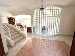  Maison � vendre 8 pi�ces 335 m�