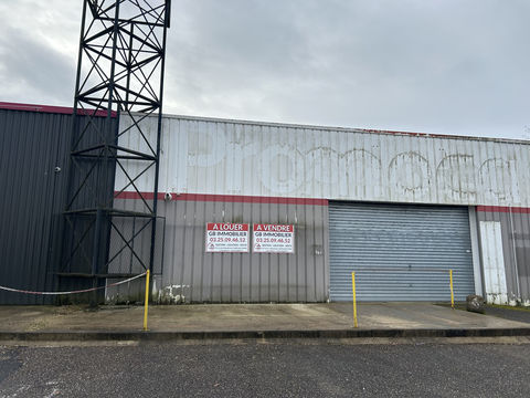 Local commercial de 1 600 m2 avec parking   Idéal grande enseigne ou stockage 491000 52100 Bettancourt la ferree