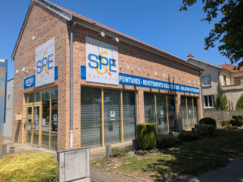 Local commercial de 411m2 2500 52100 St dizier