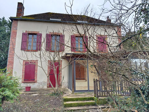   Charme de l'ancien avec vie de plain pied et jardin arbor� et clos. Maison - 9 pi�ce(s) - 289 m�