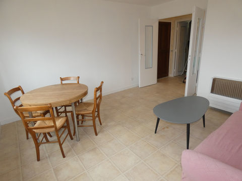   A LOUER APPARTEMENT 2 CHAMBRES Appartement - 3 pi�ce(s) - 69 m�