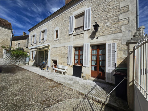   � Charentenay, d�couvrez cette maison pleine de potentiel ! Maison - 6 pi�ce(s) - 188 m�