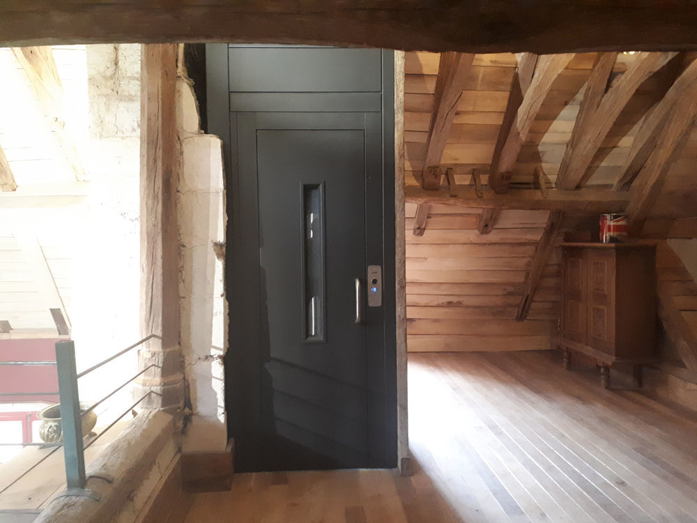 � vendre  Propri�t�/ch�teau Vou (37240)