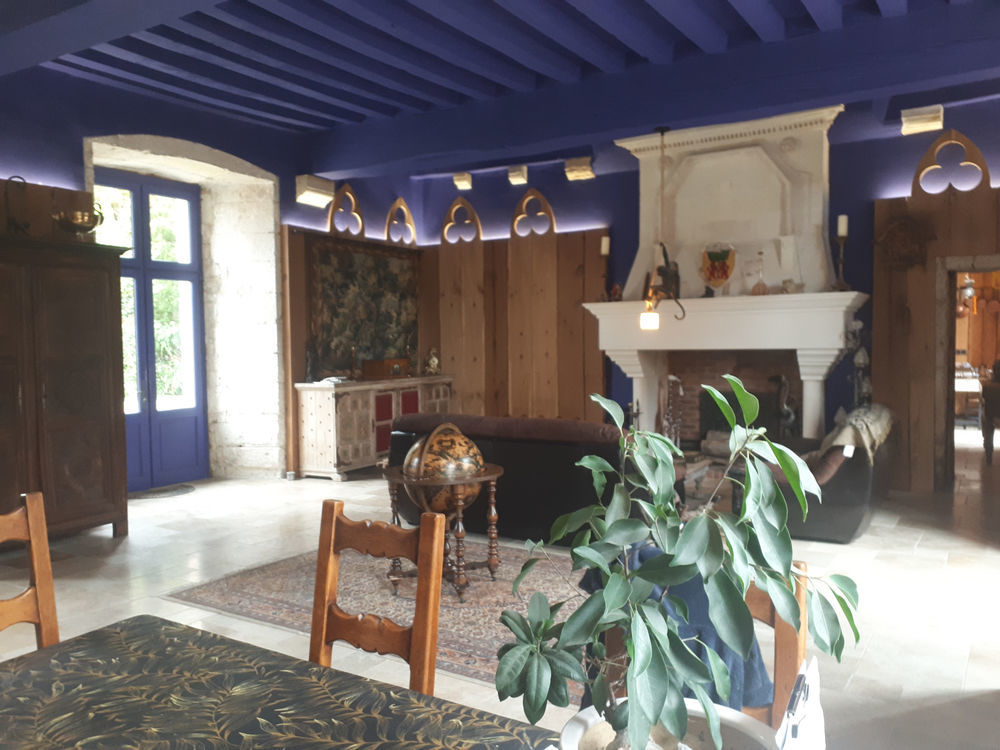 � vendre  Propri�t�/ch�teau Vou (37240)