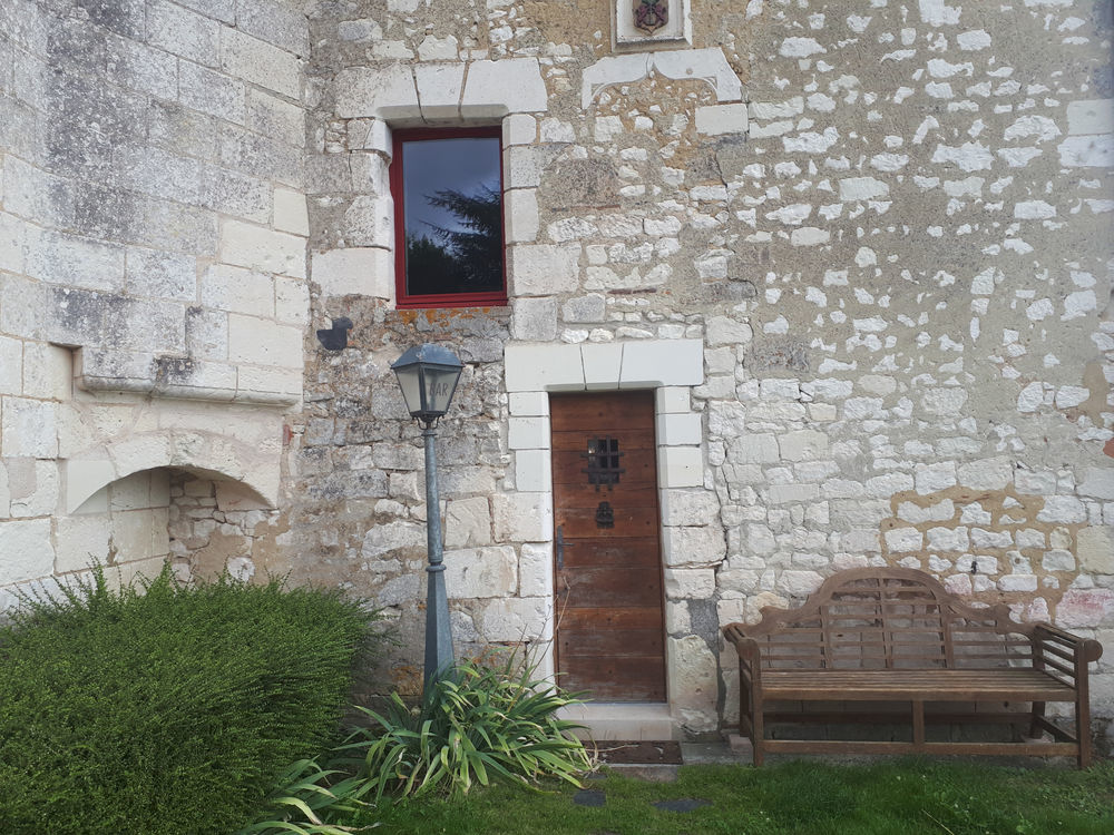 � vendre  Propri�t�/ch�teau Vou (37240)