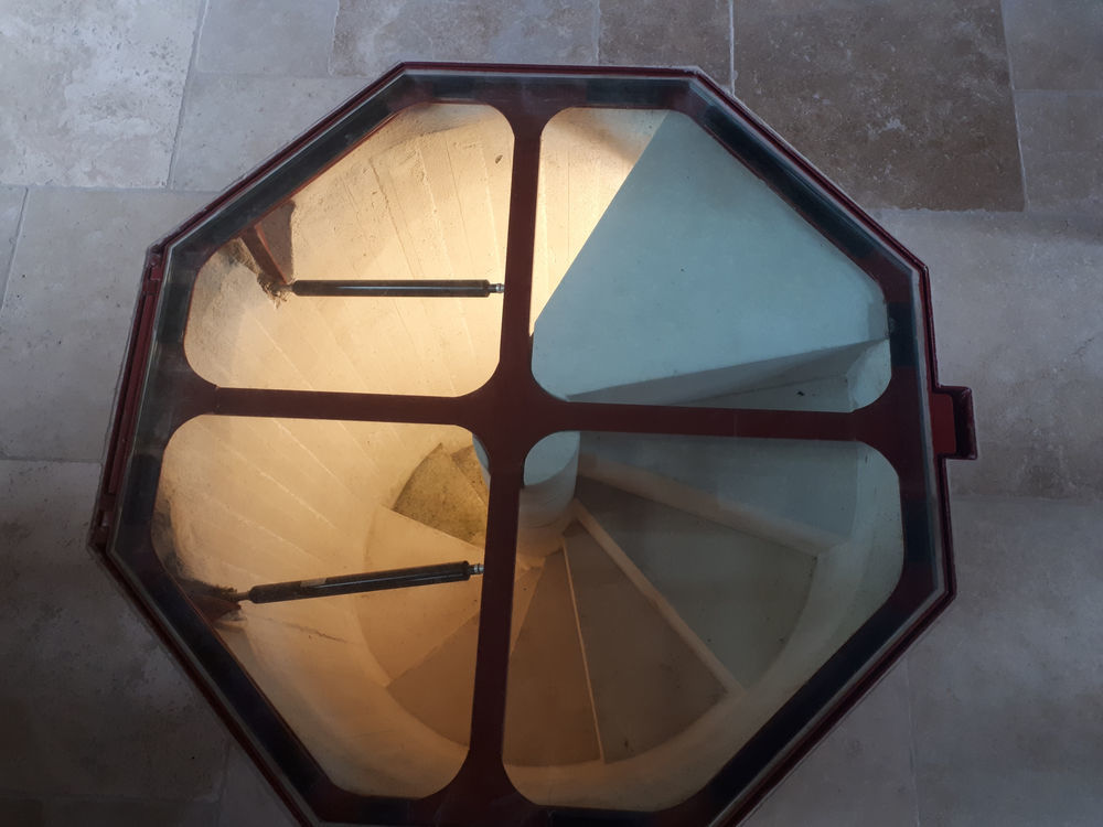 � vendre  Propri�t�/ch�teau Vou (37240)