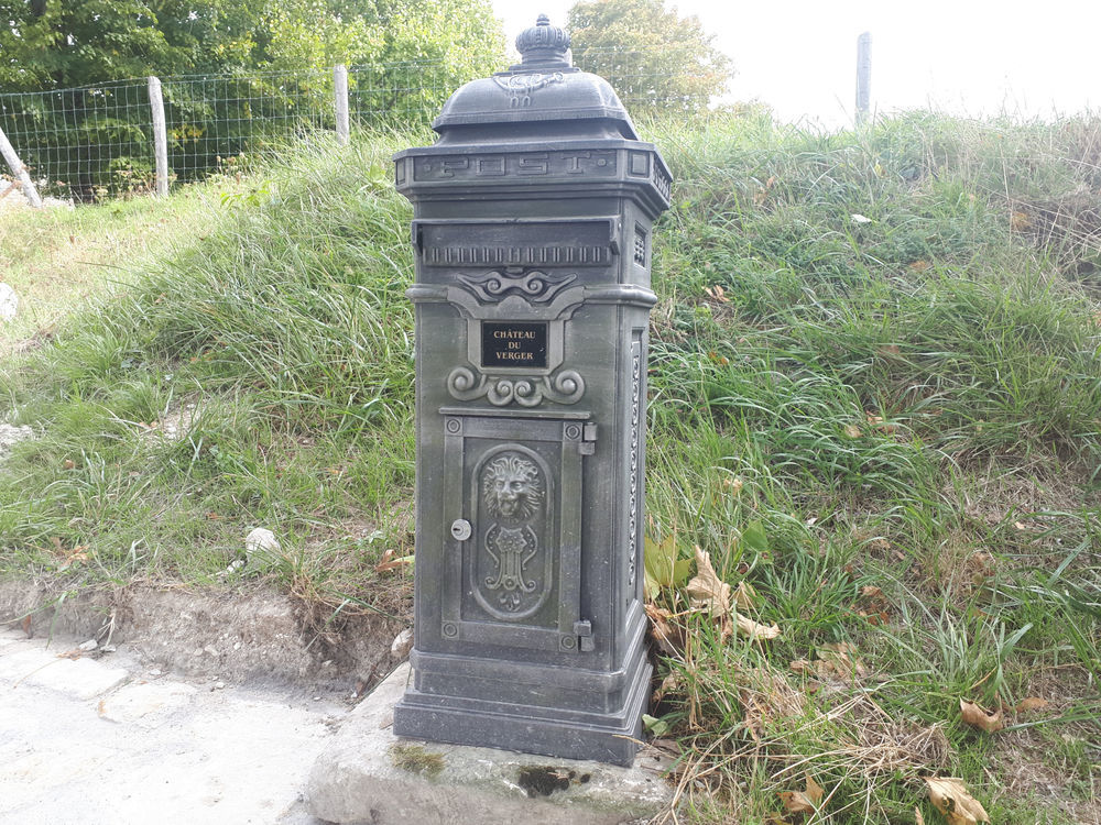 � vendre  Propri�t�/ch�teau Vou (37240)