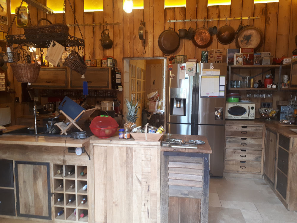 � vendre  Propri�t�/ch�teau Vou (37240)