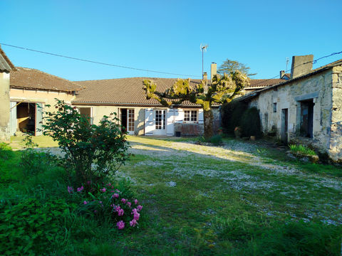   Maison de village de 136 m2 avec d�pendances sur une parcelle de 1026 m2 Maison - 5 pi�ce(s) - 136 m�