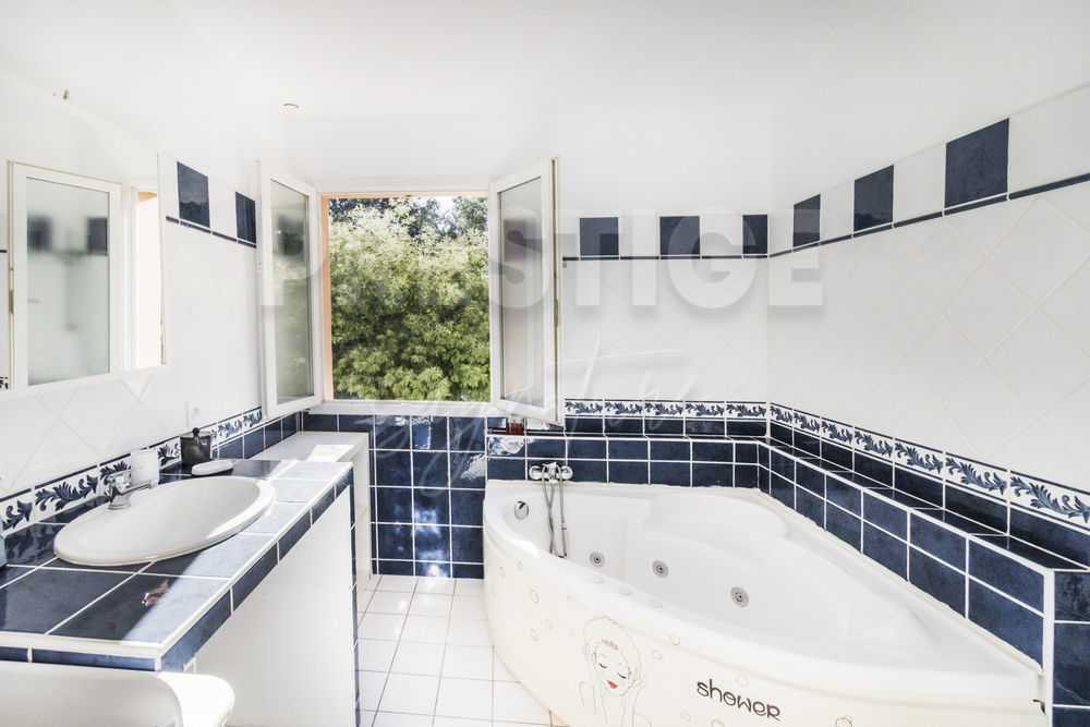 � vendre  Maison Hy�res (83400)