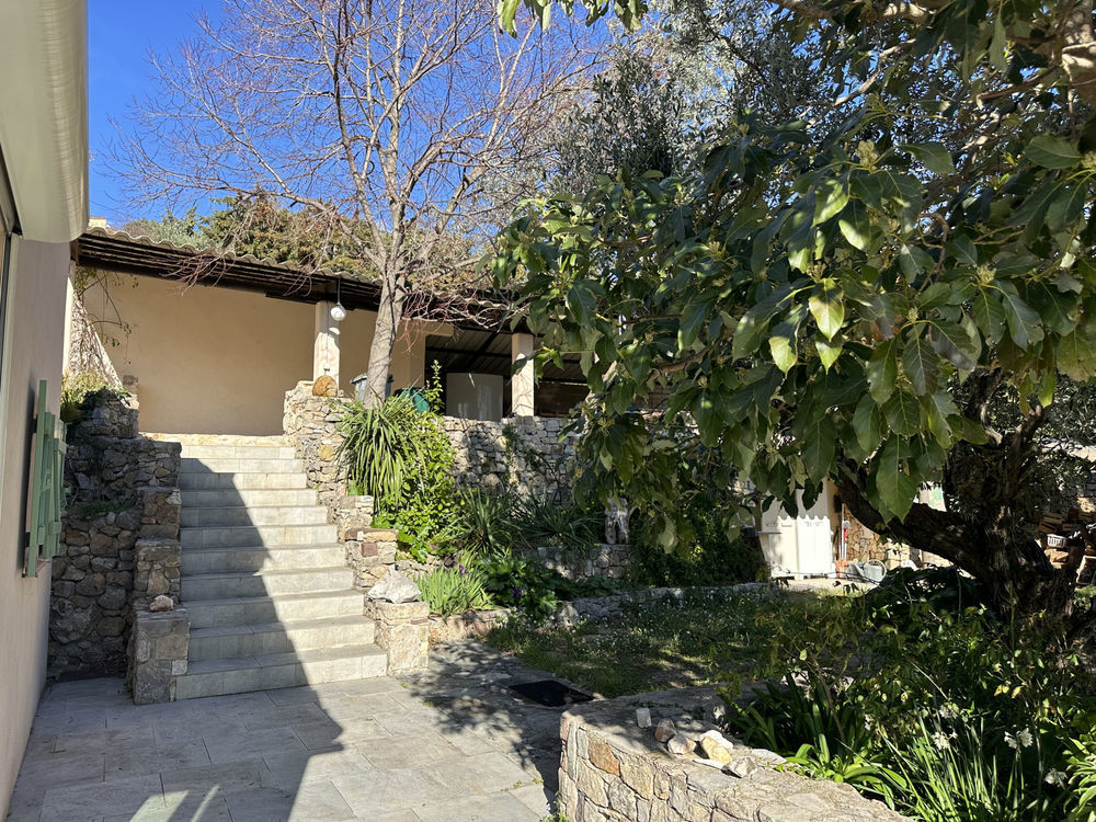 � vendre  Propri�t�/ch�teau Seillans (83440)