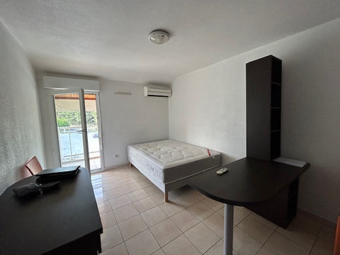   STUDIO MEUBLE A LOUER SUR LA GARDE Appartement - 1 pi�ce(s) - 19 m�