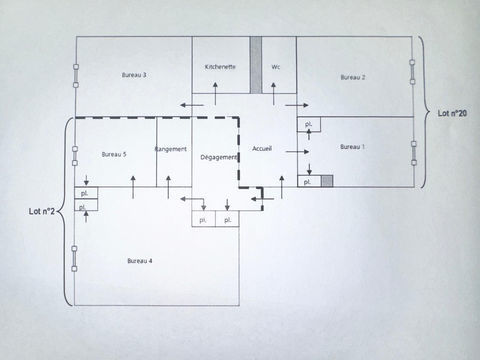 &Agrave; louer   Bureaux 98 m2   Centre-ville de Hy&egrave;res 1300 83400 Hyeres