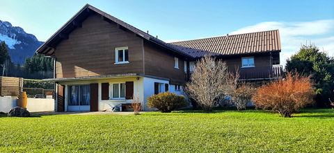   Appartement de 185m2 avec un tr�s grand jardin de plus de 1000m2 Appartement - 5 pi�ce(s) - 185 m�