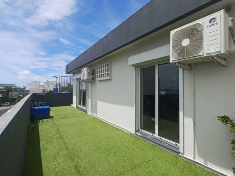 Local commercial &agrave; Sainte-Clotilde 1150 97490 Saint denis