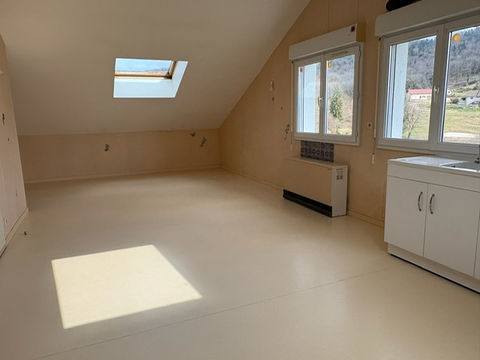   A louer � VILLARDS D'HERIA - Appartement T3 sous les combles Appartement - 3 pi�ce(s) - 40 m�