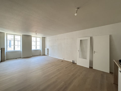   PROCHE DES ARCADES DE LONS Appartement - 2 pi�ce(s) - 68 m�