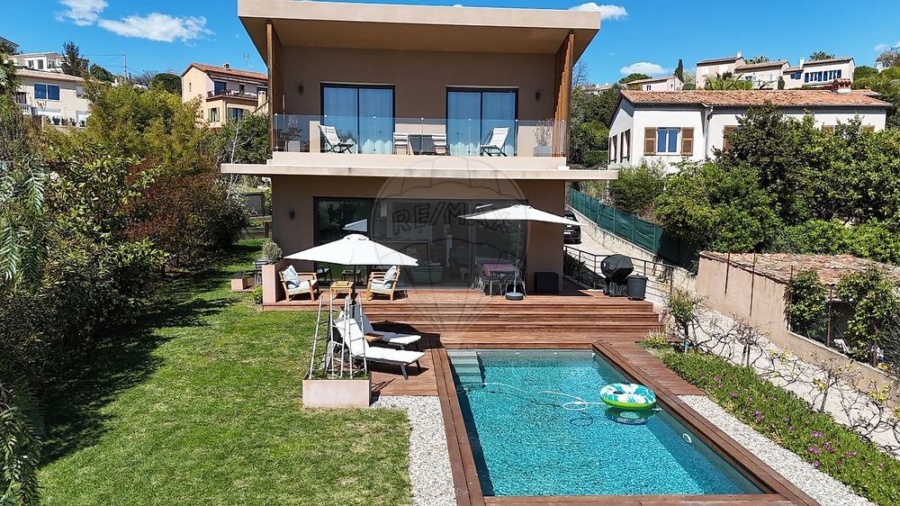 � vendre  Maison Cagnes-sur-Mer (06800)