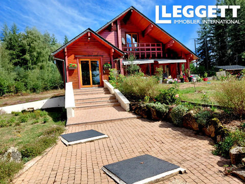   Chalet 180m2 sur un terrain 7011m2, 4 chambres, 2 SDB, cuisine, salon,v�randa, sous sol, parking. Maison - 6 pi�ce(s) - 180 m�