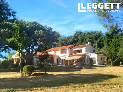   Propri�t� traditionnelle de 5 chambres avec vue sur les Pyr�n�es. Situation tranquille. Maison - 7 pi�ce(s) - 230 m�