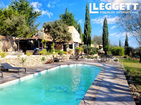   Belle propri�t� � Cotignac avec 4 chambres, piscine, jardins et garage, calme et tranquile Maison - 5 pi�ce(s) - 157 m�