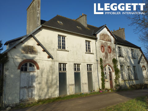   ***OFFRE ACCEPTEE***Ancienne �cole � r�nover sur trois niveaux, cour pr�au et jardin Maison - 15 + pi�ce(s) - 420 m�