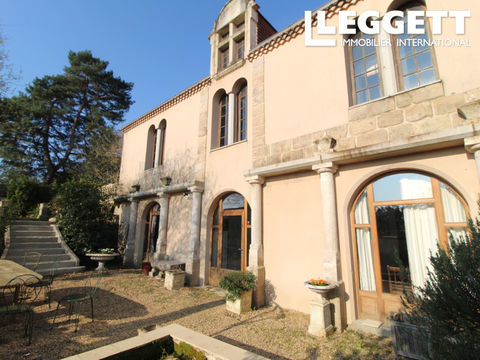   Deux biens remarquables pour le prix d'un, � proximit� du centre de Confolens Maison - 14 pi�ce(s) - 300 m�