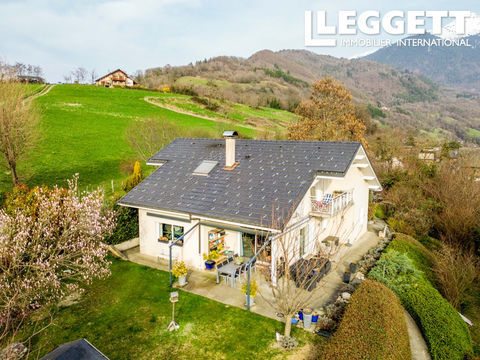   Grande maison moderne dans un village paisible, avec vue imprenable sur la vall�e. Espaces de vie ouvert. Maison - 6 pi�ce(s) - 186 m�