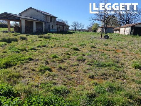   Ensemble de 3 grandes d�pendances agricoles � r�nover d'environ 280 m�, situ�es sur un terrain de 9 720 m�* Maison - 280 m�