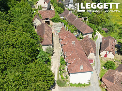   Maison de caract�re 7 chambres avec grange dans le c?ur du P�rigord Noir Maison - 15 + pi�ce(s) - 262 m�