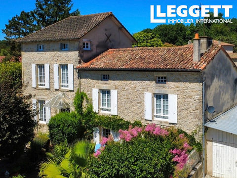   Charmante propri�t� en pierre sans mitoyennet� de 5 chambres � mi-chemin entre Ruffec et Civray Maison - 9 pi�ce(s) - 256 m�